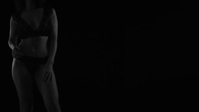 Черно-белое видео ню - Black and white video girl nu смотреть онлайн