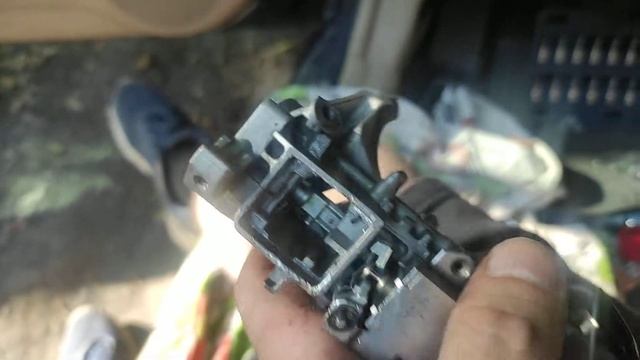 Снятие замка зажигания Honda Accord 7, выкинул безопасность смотреть онлайн