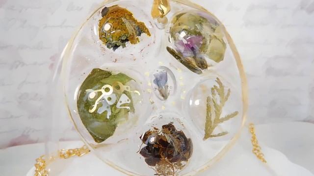 Кулон из эпоксидной смолы "Ключи от лесной поляны" смотреть онлайн