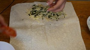 ЗАВТРАК ЛАВАШ С СЫРОМ СУЛУГУНИ И ПОМИДОРАМИ