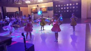 Танец " мамочка"