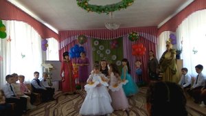 Танец с ромашками! Очень красиво и оригинально! Выпускной в детском саду.