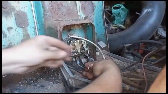 ЭТОТ МОТОРОЛЛЕР СТОЯЛ 20 ЛЕТ! | поиск искры смотреть онлайн