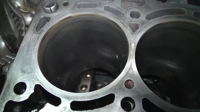 Как стучит поршень с обломанной юбкой. Жесть СТО смотреть онлайн