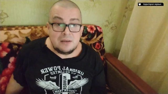 Юля Стар.КУДА ПРОПАЛА ЛАРИСА?/Я СИЖУ НА СВОЕМ ДИВАНЕ!)
