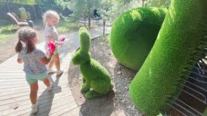 Страна девчонок Варя и Ксю в парке аттракционов!.mp4