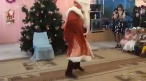 дед мороз зажигает   танец деда мороза
