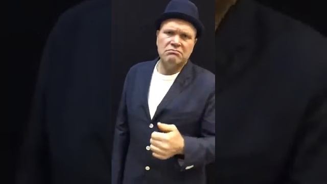 Сидят два друга обедают в ресторане...Анекдот