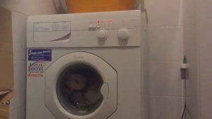 Стирка постельного белья Ariston Margherita AB436T программа 4 (деликатная) 40 градусов.