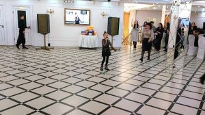 Девочка классно поет! Ресторан "Алтын орда" (02.12.2023)