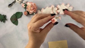 Очень нежные и реалистичные розы из фоамирана. Богатое украшение для волос #изфоамирана