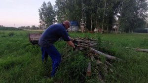 На Батиной Усадьбе работают все... Хороший недорогой тример...