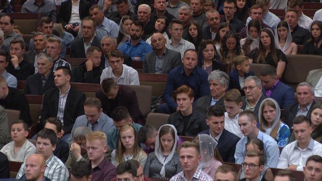 "Когда перед Тобой склоняюсь я в тиши" - Группoвое пение смотреть онлайн