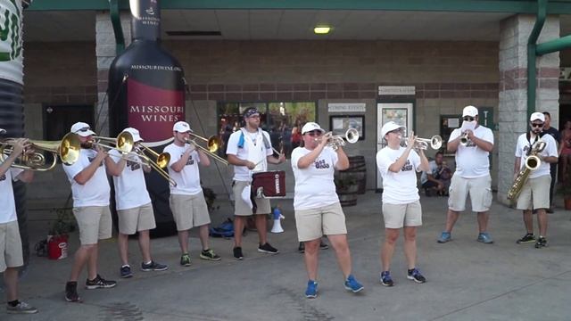 Brass and Sass - Think смотреть онлайн