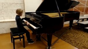 Бетховен Сонатина соль мажор 1 часть. Исполняет Мария Макеева (7 лет).