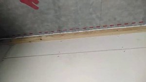 Весной капает вода с потолка. Самое дешёвое решение. Проверено