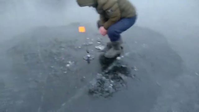 Первый лёд 2021 ловля щуки. Саратовская область. смотреть онлайн