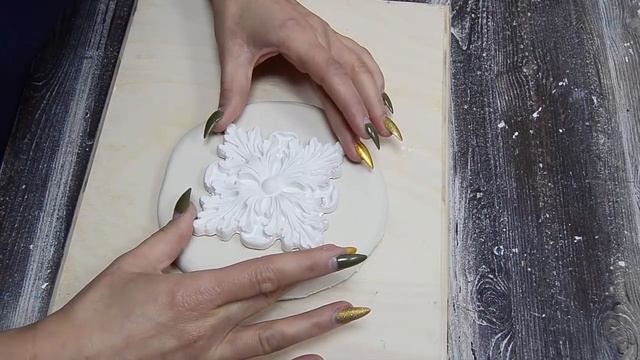 лайфхаки. Переделка металлической коробки. Как сделать простой декор. смотреть онлайн