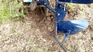 Пашем оборотным плугом Нева. недопаханную целину - ужас, а не изделие!