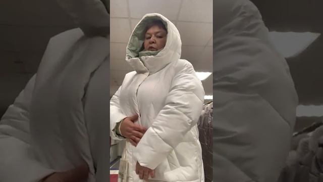 Белый пуховик , В наличии все размеры, Можно написать Заказ по телефону: +79122470545 ват сап смотреть онлайн