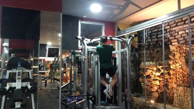 Подтягивания прямым средним хватом 3*мах повторов – 9,6,8 10кг на пояс смотреть онлайн