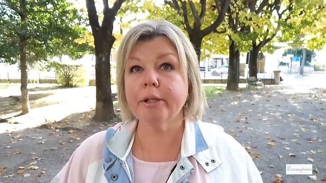 Венеция. Уличная cумacшедшая бросается на туристов из Роccии и Белоруси. смотреть онлайн