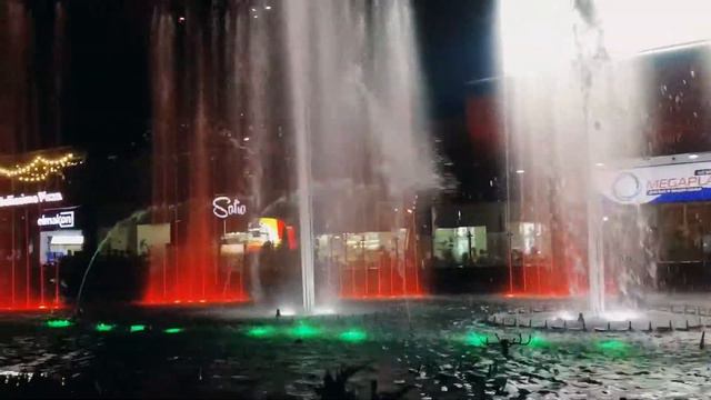НЕВЕРОЯТНЫЙ ПОЮЩИЙ ФОНТАН. Amazing Dancing Fountain Show