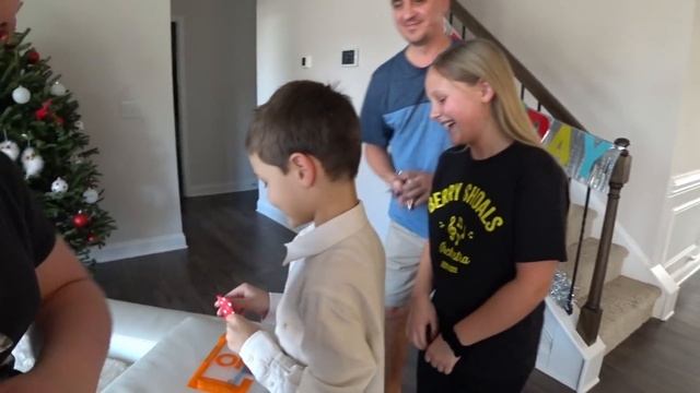 США День Рождения Никиты! Он так ждал эти подарки! Сильно поранил руку...  Гринвилл перед Рождество смотреть онлайн