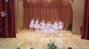 Делиб Вальс из балета "Коппелия" 
исп. Хореографический ансамбль "Арабески" преп. Тучкова Н.А.