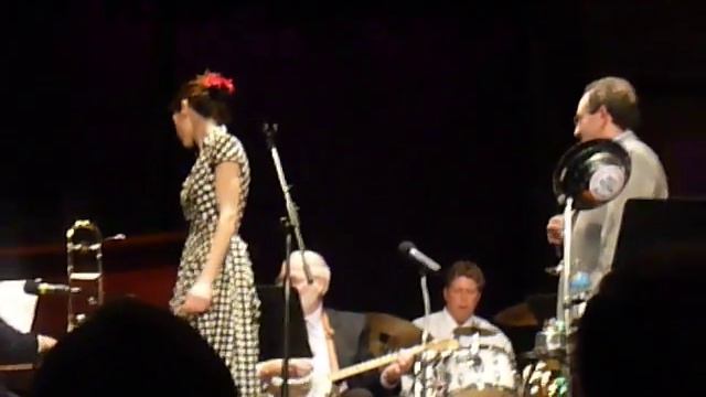 Abbie Gardner "Happy Feet" Feb. 2, 2009 смотреть онлайн