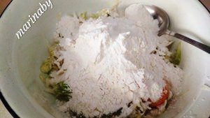 Капустные оладьи на сметане