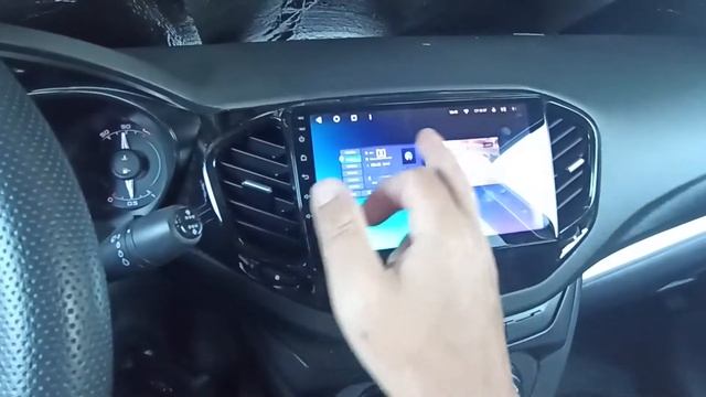 Автомагнитола  TEYES влючение камеры заднего вида в реальном времени.