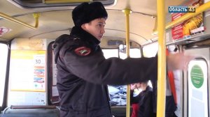 В Кургане сотрудники ГИБДД снимают с рейсов неисправные автобусы