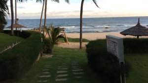 Vietnam Lotus Muine Hotel. Way to the beach.