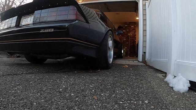 Cold start and walk around on my LS Swapped IROC-Z смотреть онлайн