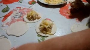слойки с мясом и сыром