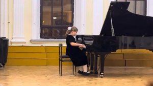 Бушеева Анна,9 лет.Ф.Шопен «3 экосеза»