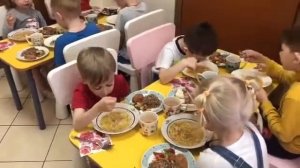Обед в частном детском саду "Мальвина"