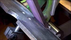 НОЖ КОТОРЫЙ РЕЖЕТ ДАЖЕ МЕТАЛЛ /// ИДЕАЛЬНЫЙ НОЖ ИЗ ОБЫЧНОГО КУСКА ЖЕЛЕЗА.!