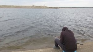 Рыбалка в шлюзах Новочебоксарск на поплавок!