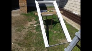 Пластиковая дверь в кирпичную баню