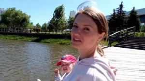 Парк Бутово в июне – детские площадки, кормление уточек и качели