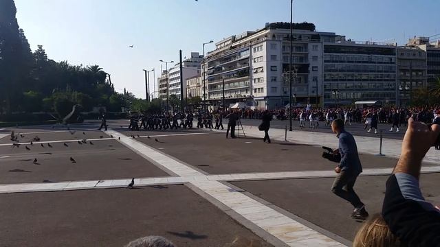 Греция, г. Афины. Площади Синдагма, Монастираки, Омония. Смена караула, ноябрь 2015г. смотреть онлайн