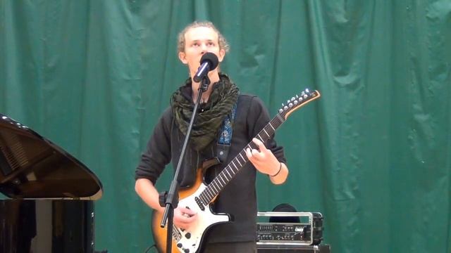 2015 CCHS Talent Show: Josh Watkins - "Linoleum" смотреть онлайн