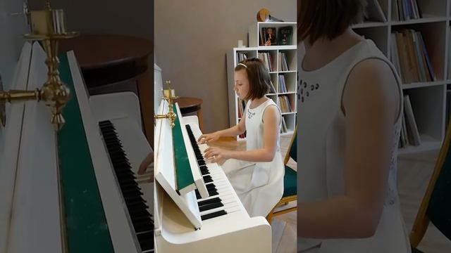 Маша играет вальс смотреть онлайн