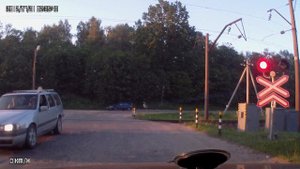 Проезд жд переезда на красный 24 06 16 21 10 online video cutter com