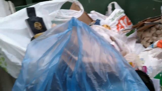 Где искать медь зимой . Поиск цветного металла в мусорных баках