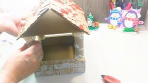 Кормушка для птиц из картона. Поделки в школу.