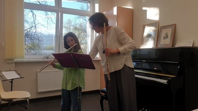 Алина- Мария Шведова (флейта). Школьный урок. смотреть онлайн