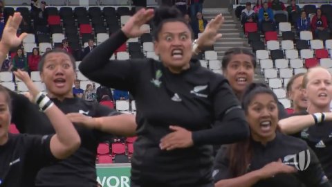 Хака от суровых девушек